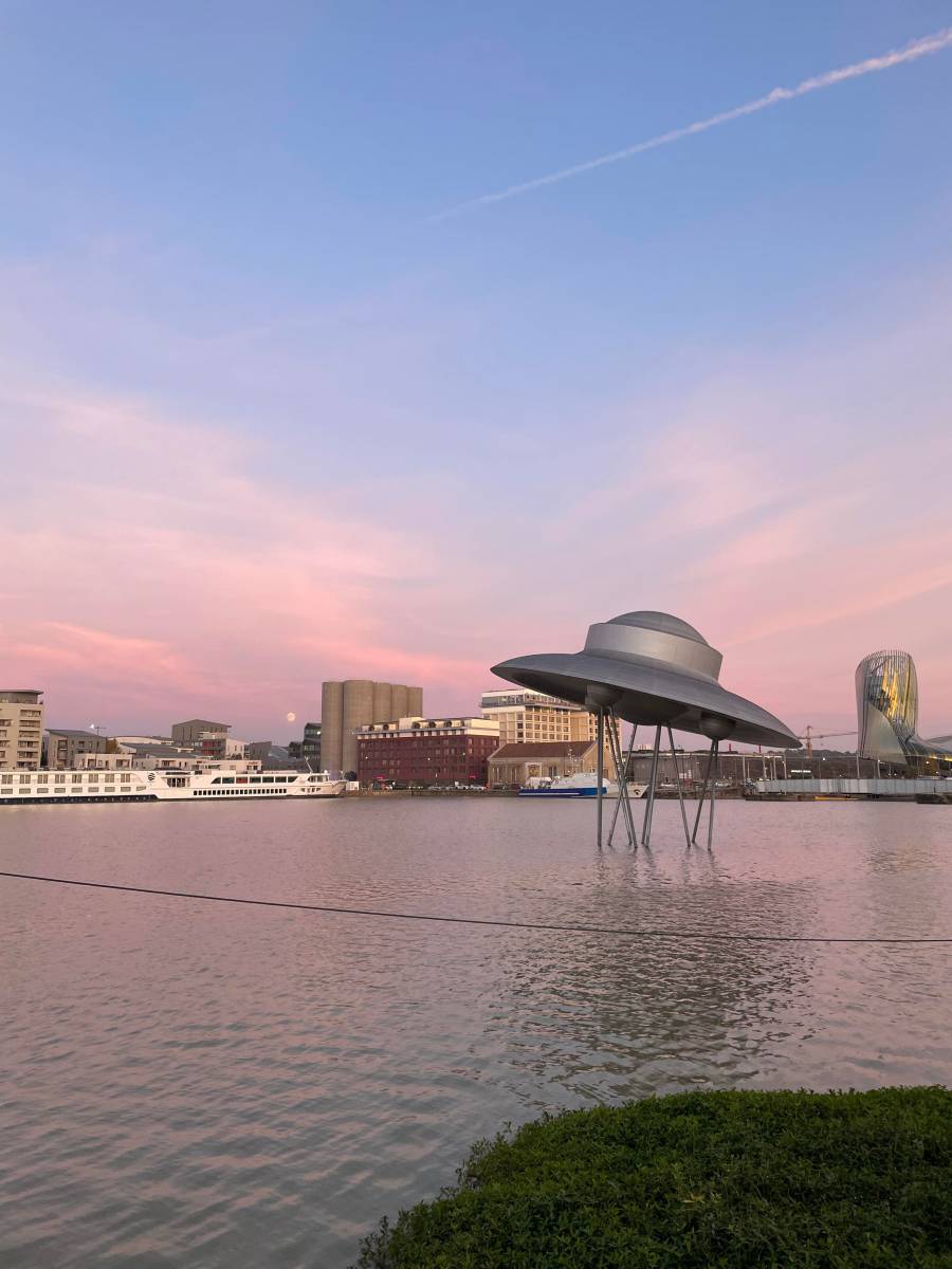 recherche agence immobilière pour estimation de maison ou d'appartement gratuite et fiable dans le quartier Bassin à flot à bordeaux pas cher