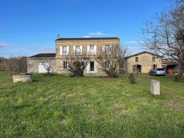 A vendre maison en pierre avec du potentiel à Tauriac proche Bordeaux et Saint André de Cubzac vue extérieure 3